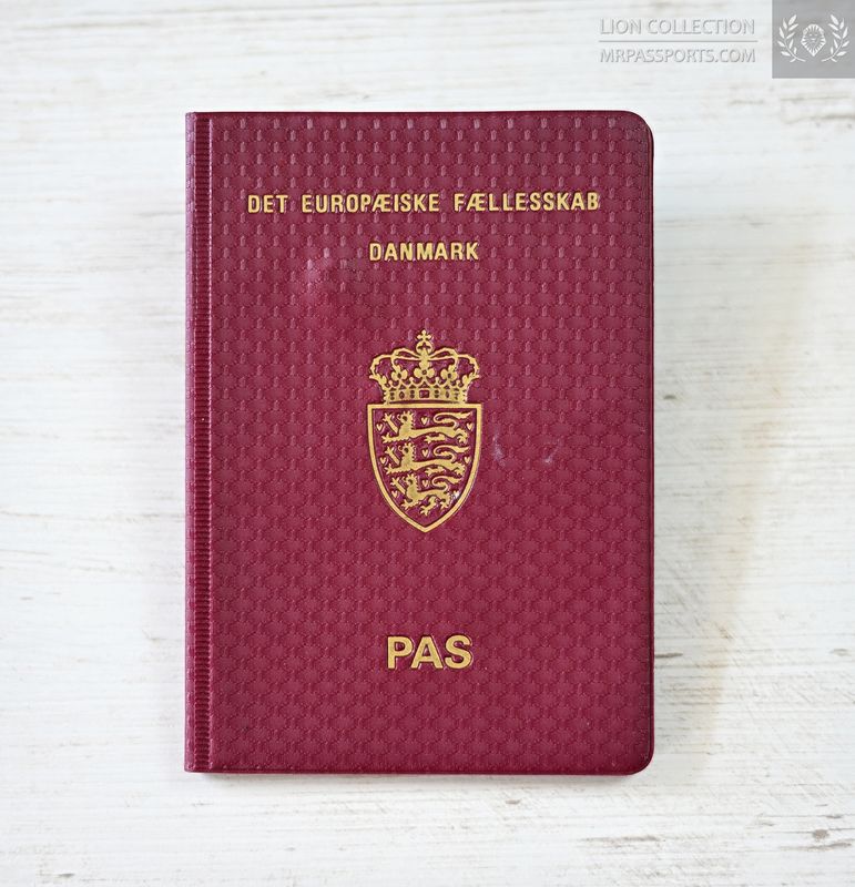 Denmark passport, 1985-1990, very good condition