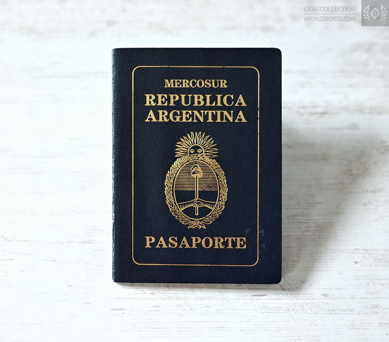 Argentina 1997-2002 passport, mint condition