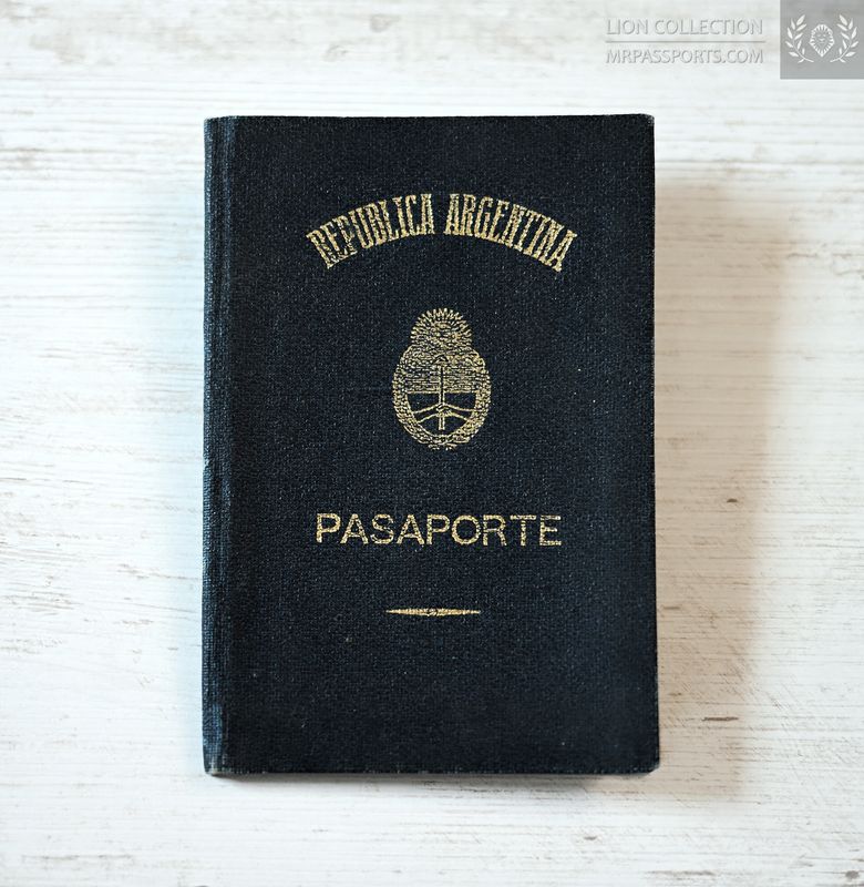 Argentina 1976-1986 passport, excellent condition