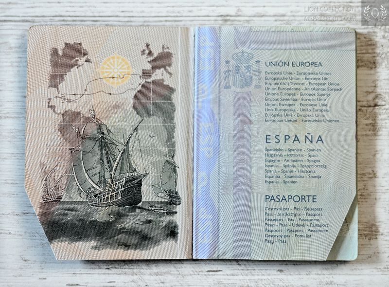 Spain, 2011-2013 biometric passport / e-passport, full of visas