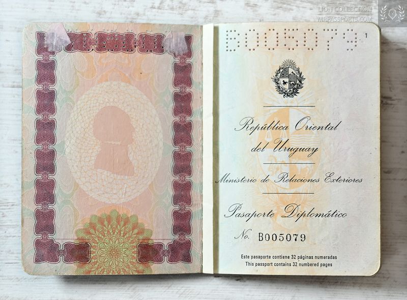 Uruguay, 1990-1995 Diplomatic passport