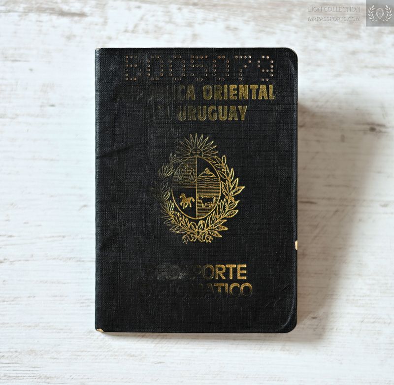 Uruguay, 1990-1995 Diplomatic passport