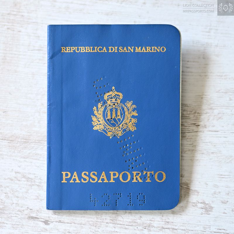 San Marino, 1996-2006 passport w/ MRZ label