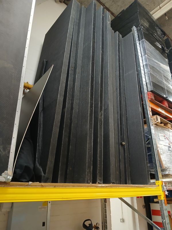 6 pallets of Black partitions mesh ( top bay 3)