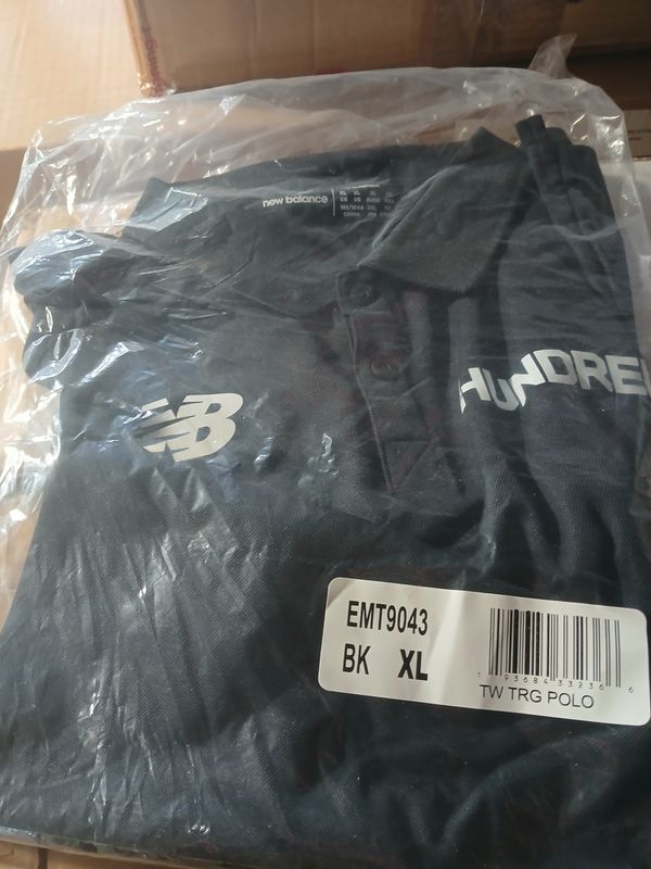 1 pallet of Box of black hundred t shirts (Bay2 top)