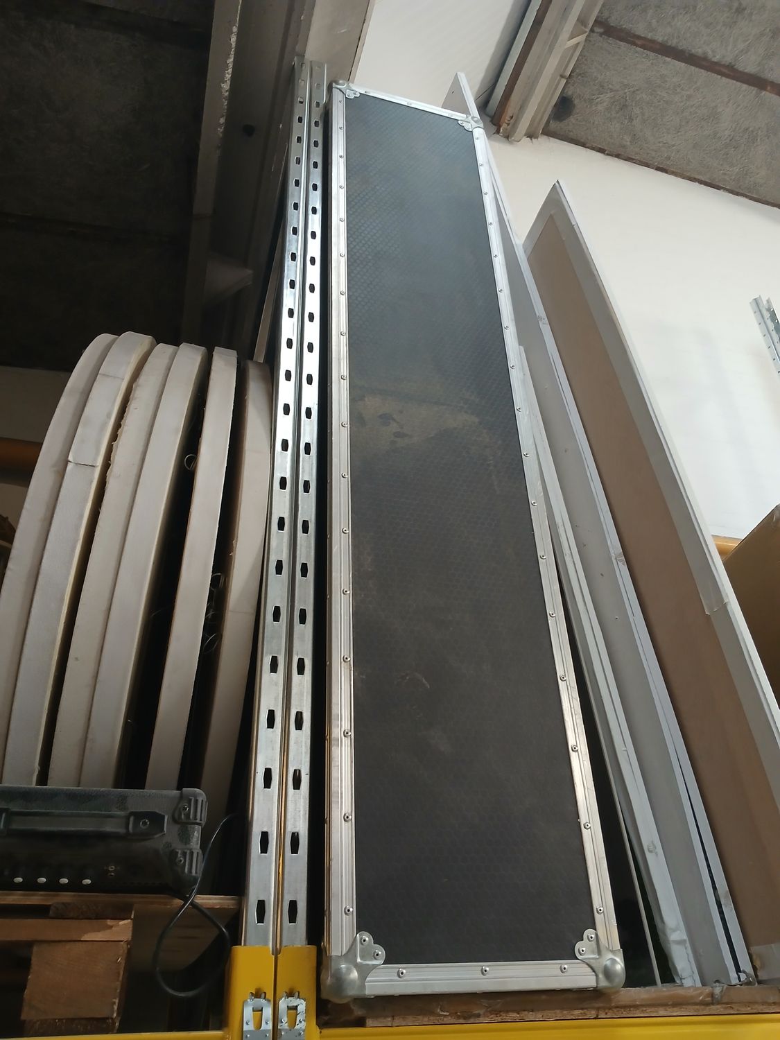 1 pallet of very large tv in case
