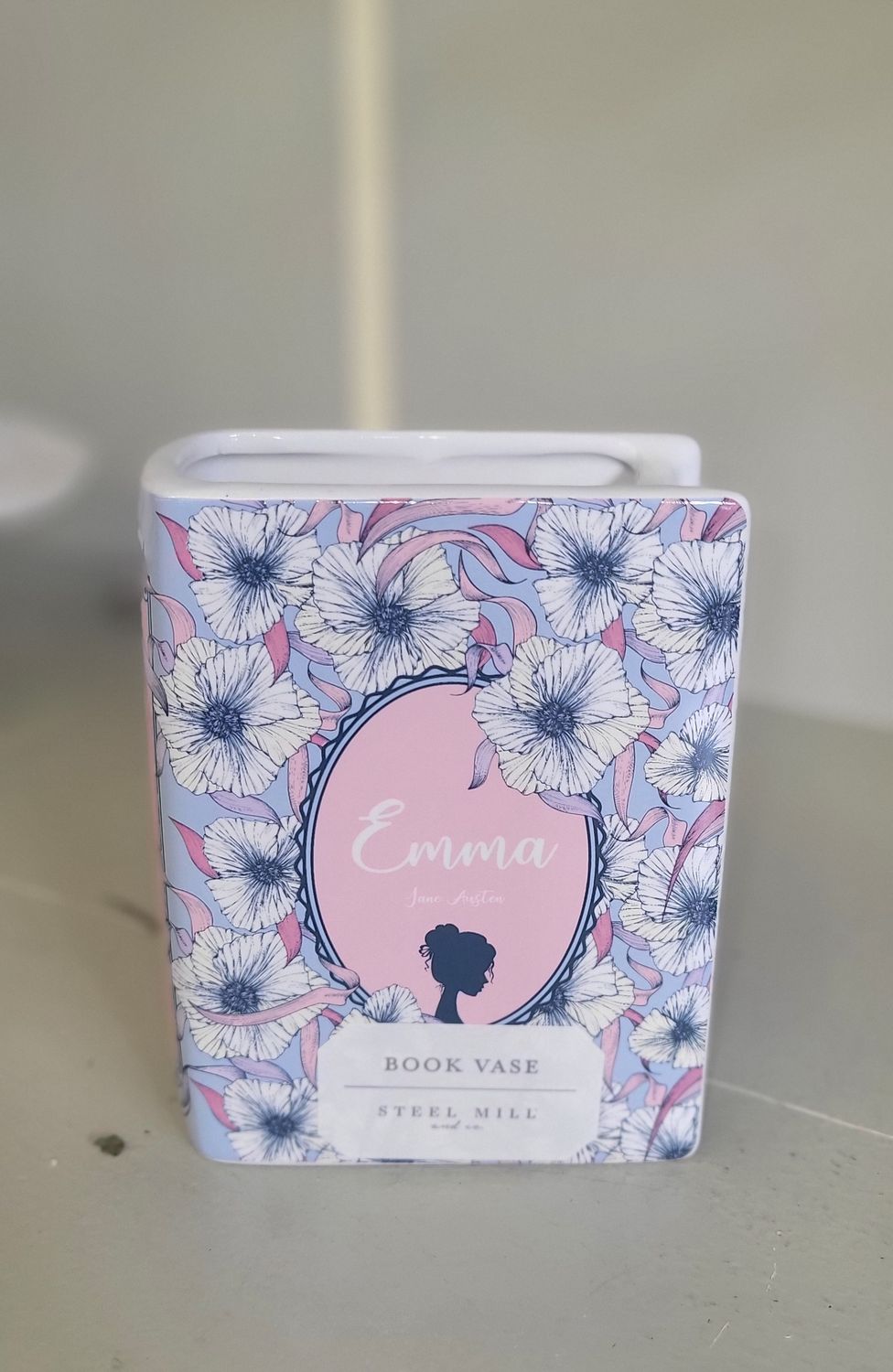 SM Book Vase, Emma