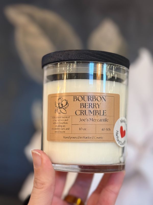 Joe’s 10 oz Bourbon Berry Crumble Candle