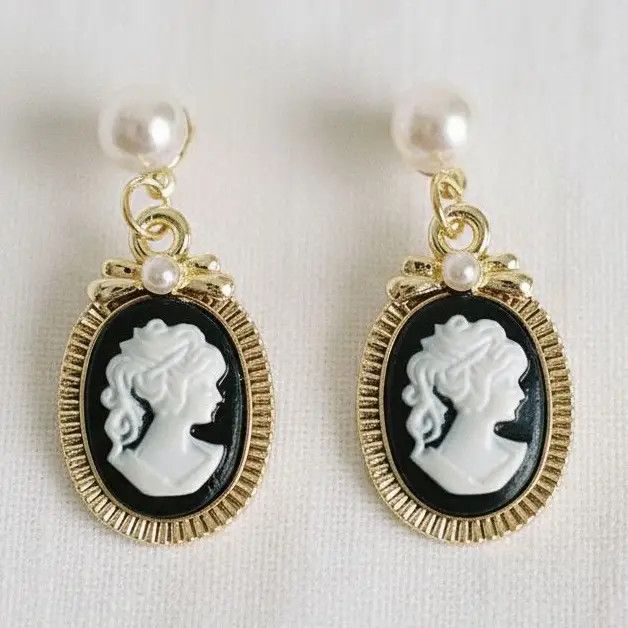 Charming Vintage-Inspired Oval Pearl Drop Earrings