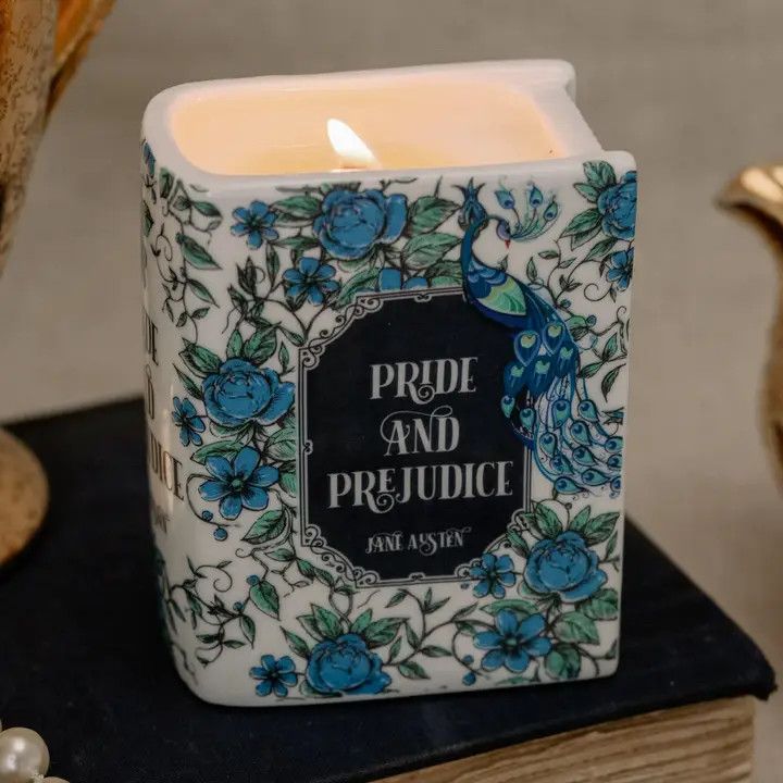 Book Candle, Color: Pride &amp; Prejudice