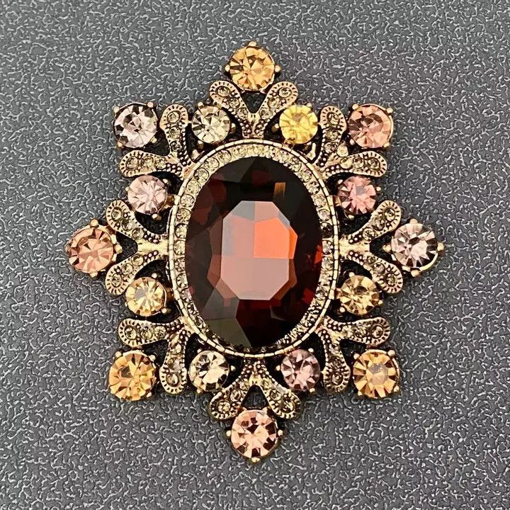 Vintage Sparkling Glass &amp; Rhinestone Snowflake Brooch