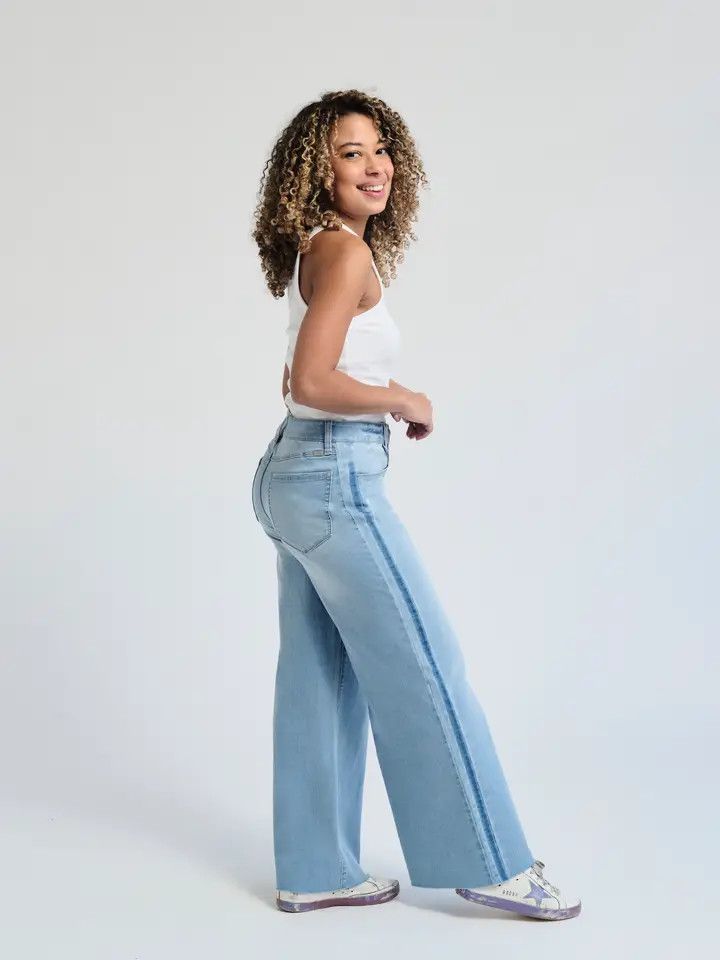 Cropped Wide Leg Jean w/ Tuxedo Side Seam