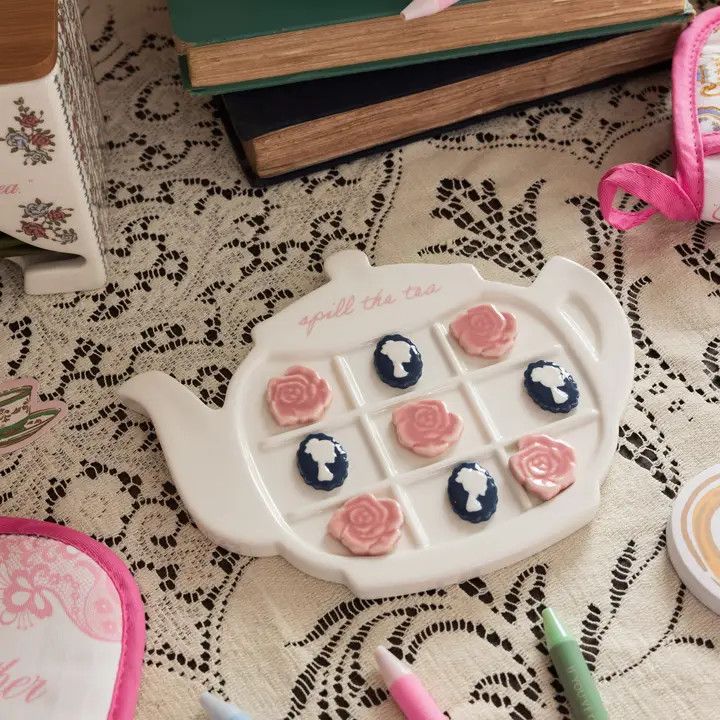 Tic Tac Toe, Teapot
