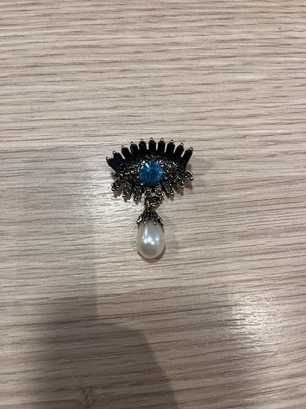 Pin oog met parel