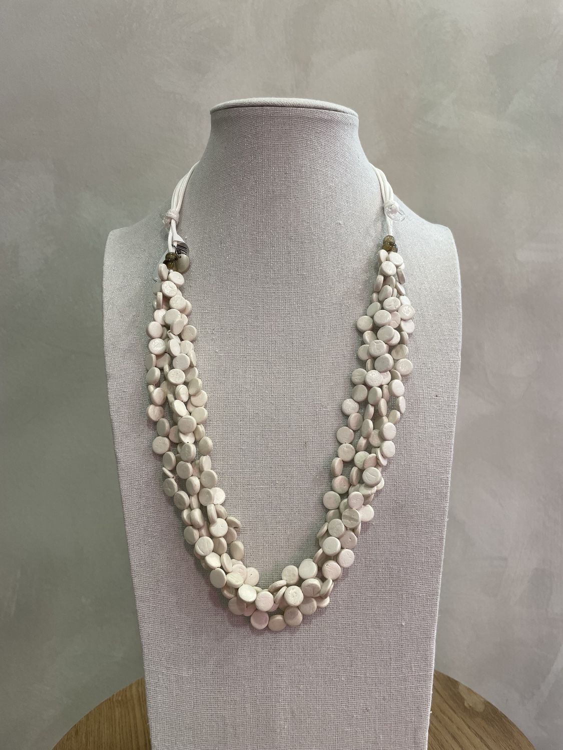 lang collier kleine kokosdeeltjes off white