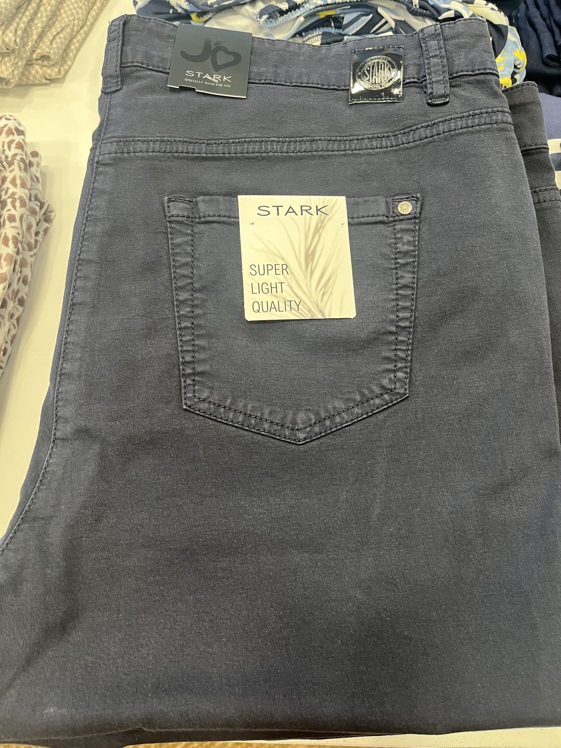 Cora 4464 donker blauw