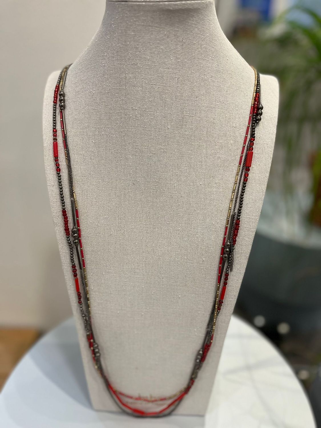 Ketting rood, zilver en zwart metaal
