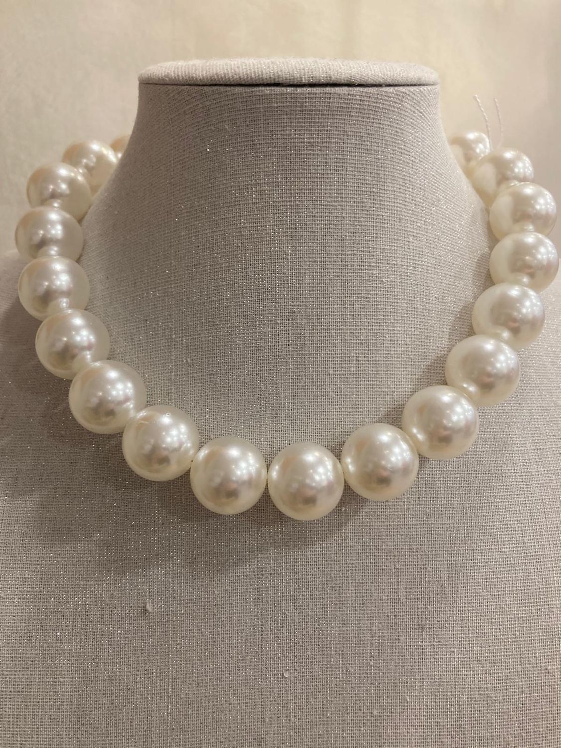 parelcollier creme met goudkleurig slot/20mm