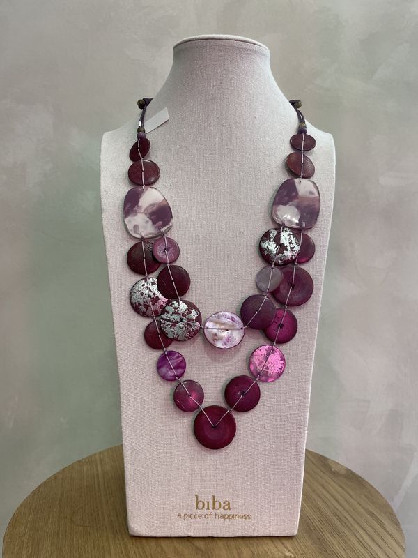 collier fuschia met diverse kralen