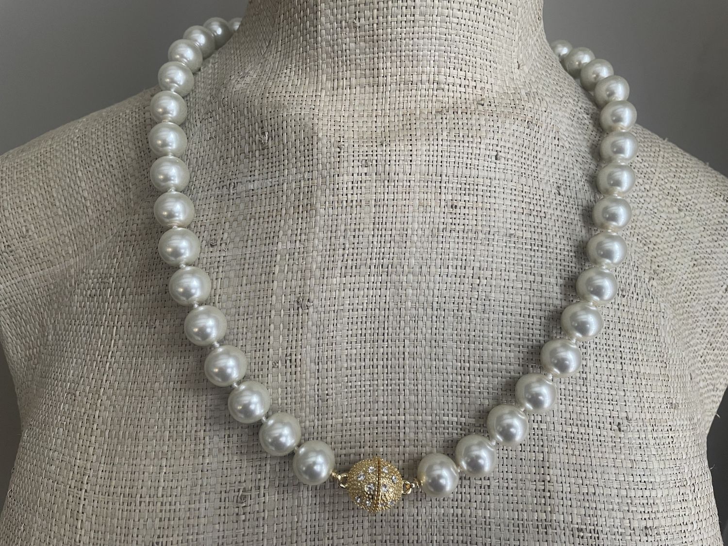 parelcollier creme XL goud magneetsluiting/12mm (53 cm)