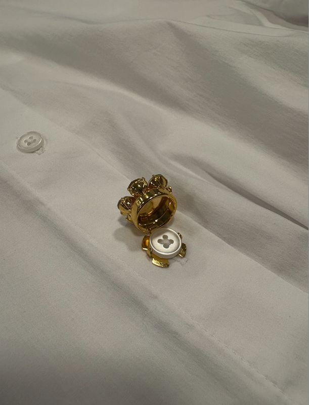Knoop button