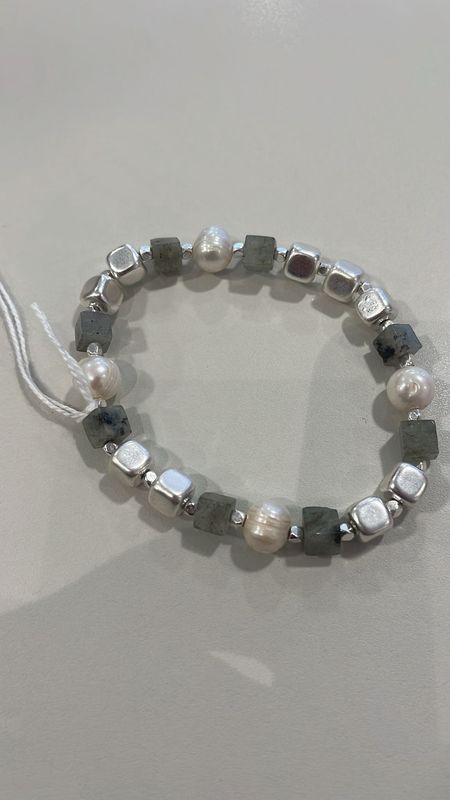 armband zilver, parel en groen steentje