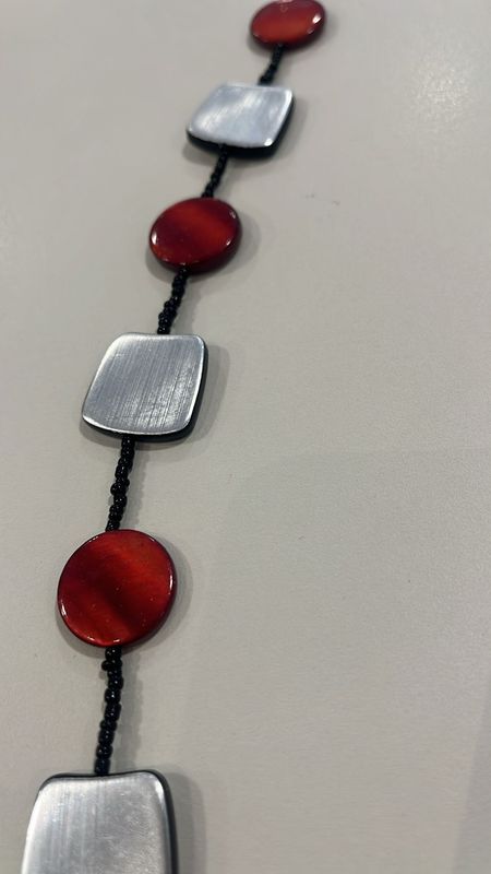 Lang fijn collier rood