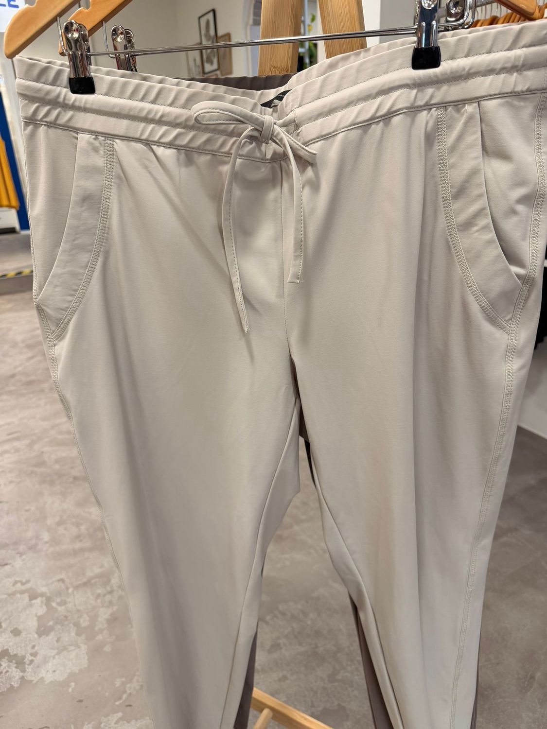 Janna Trainer 3381 zand