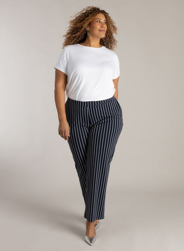 9000622 Nadine Dark Blue/White