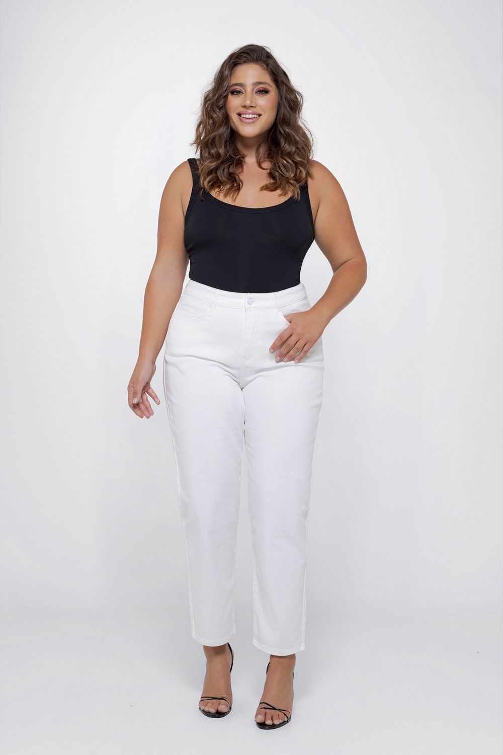 GIGI Motel White – Mom L. 30