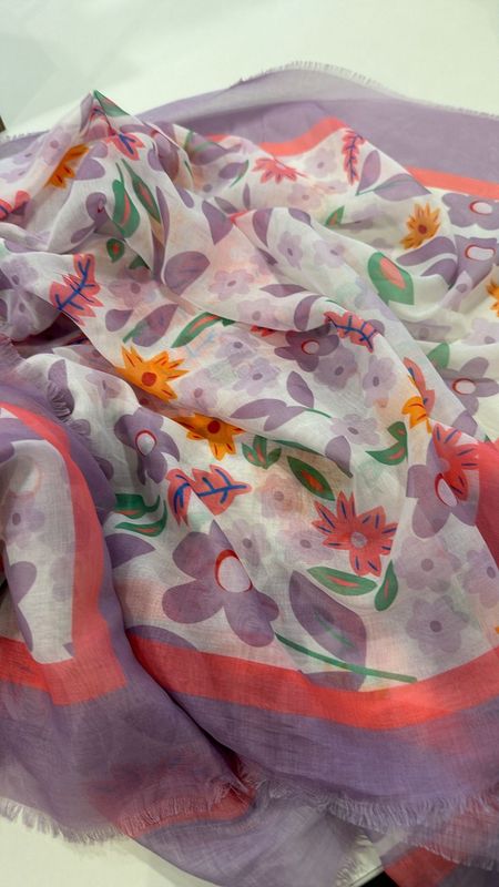 Sjaal lila bloemetje