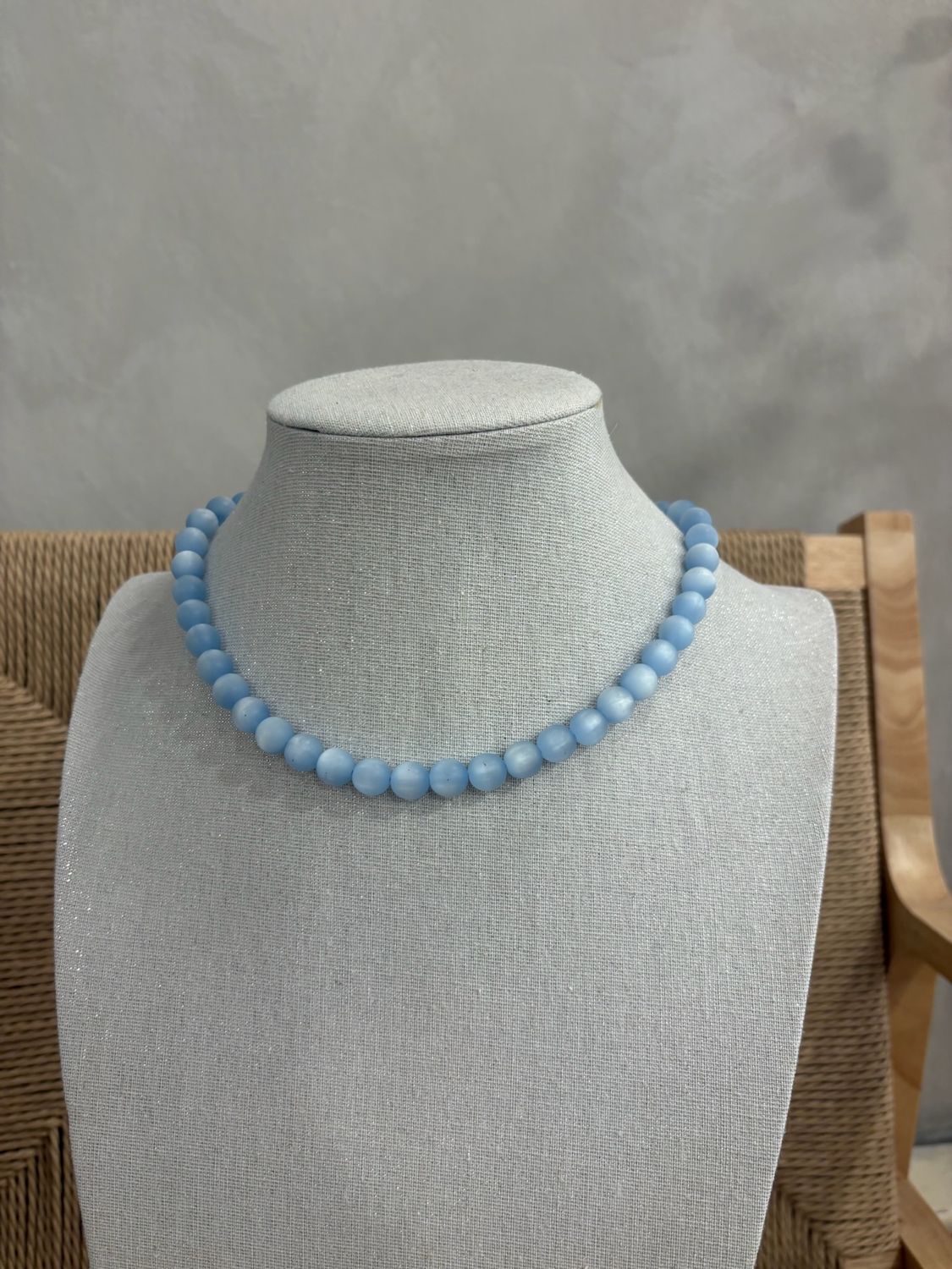Ketting kleine kralen licht blauw