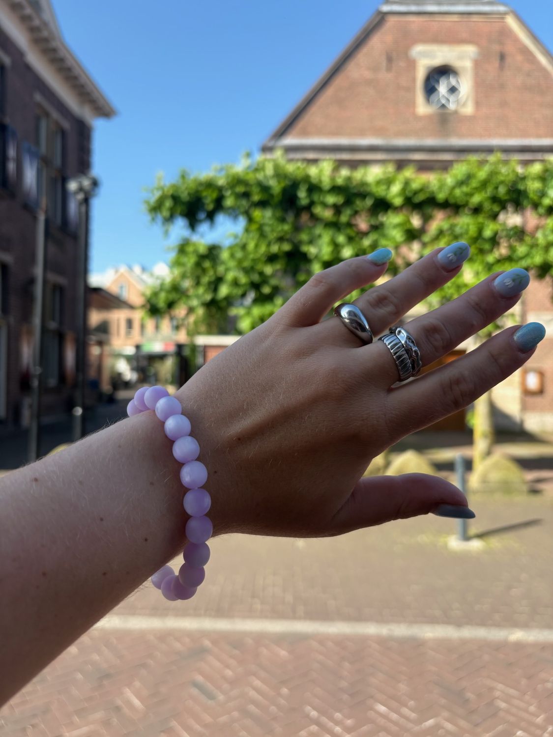 Armband grote kralen taupe