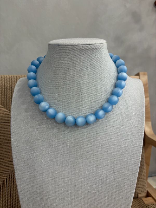 Ketting grote kralen licht blauw