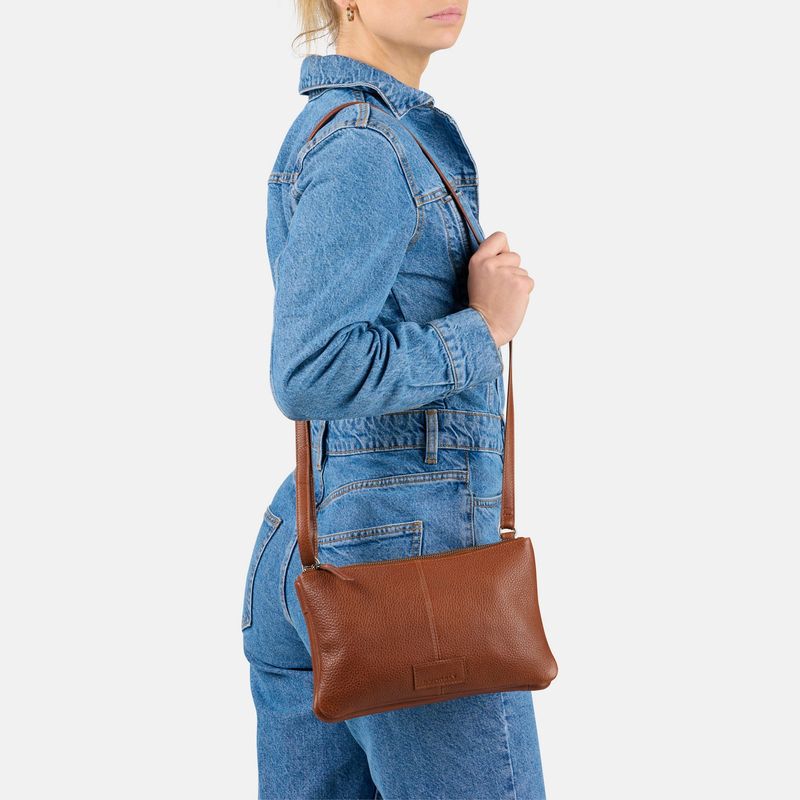 Soft Skylar Double pocket zip chestnut