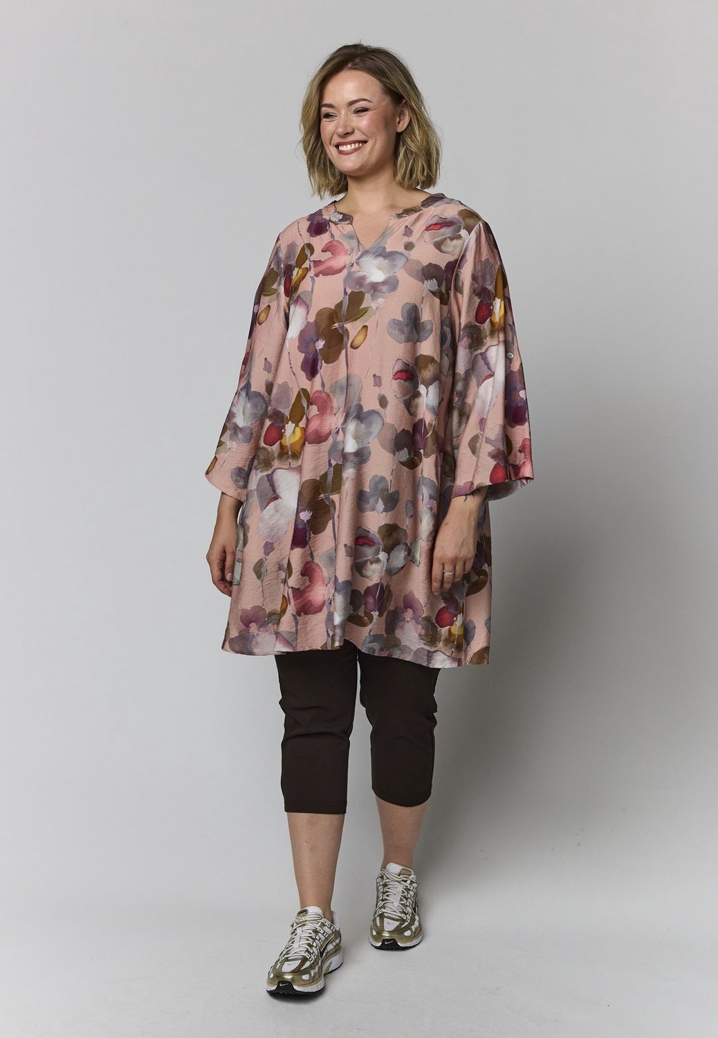 GSkuld Tunic Dusty rose with large flowers