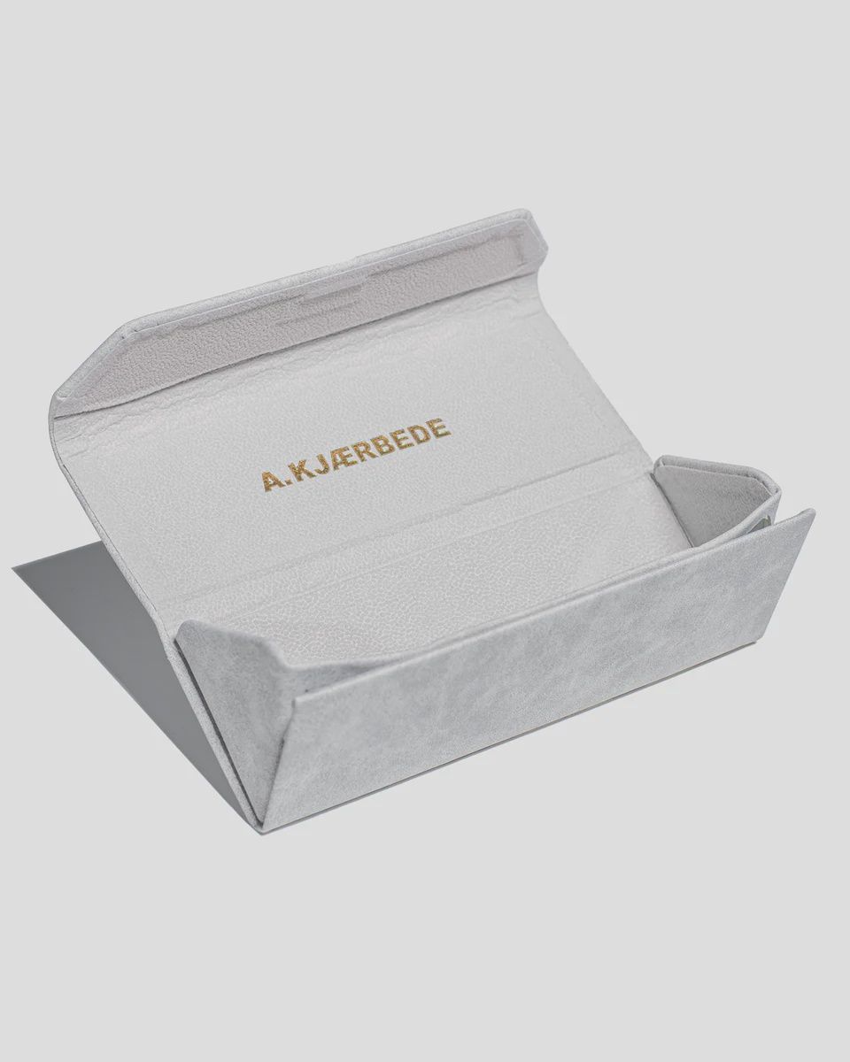 Fold Case
