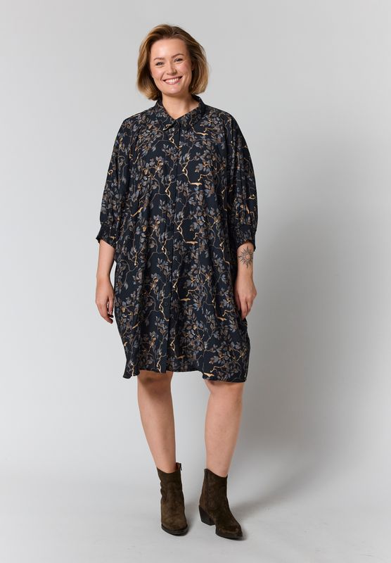 GGerda Oversize shirt Tunic Black with grey brown flowers