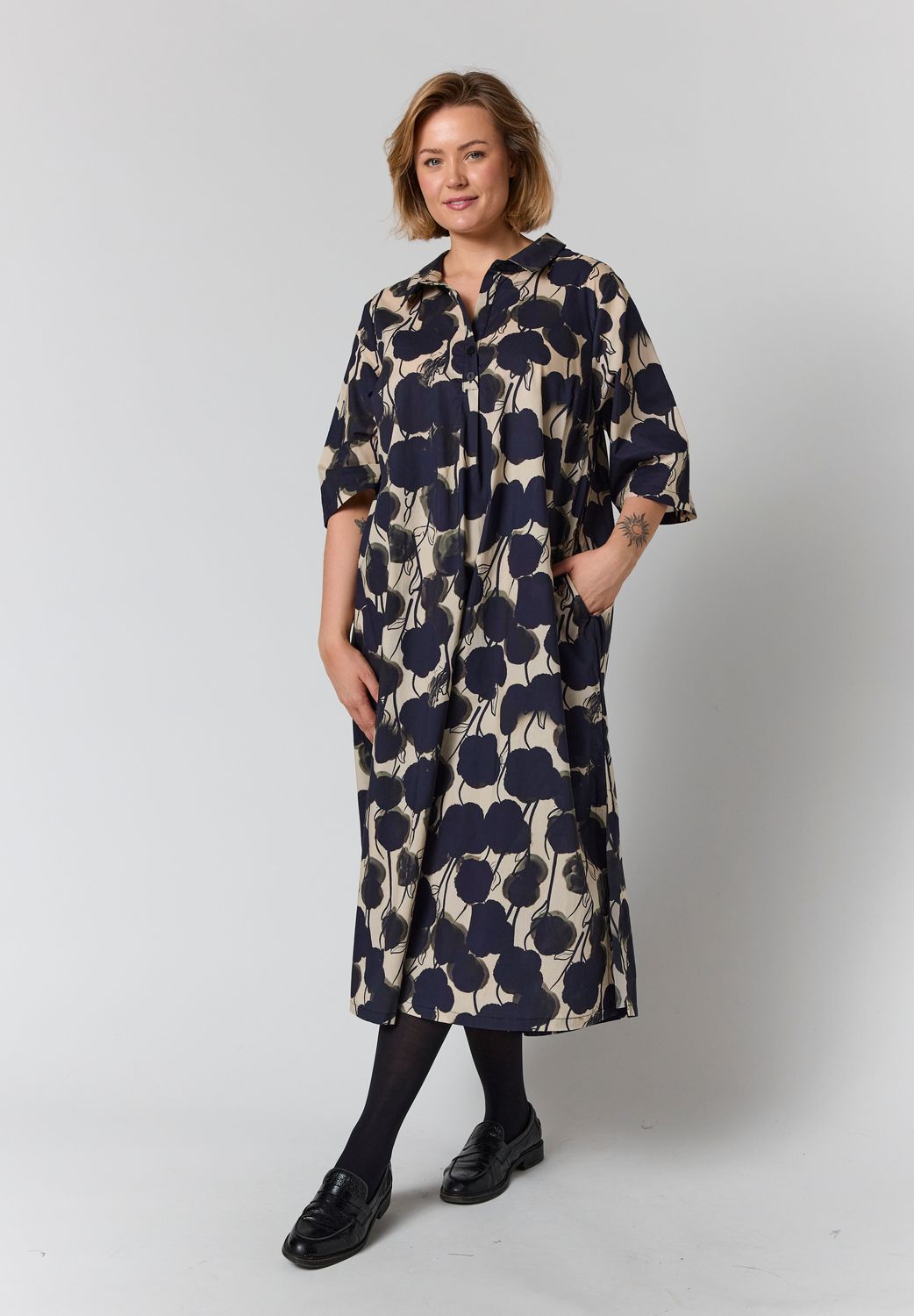 GBenna Dress Sand with black flowers
