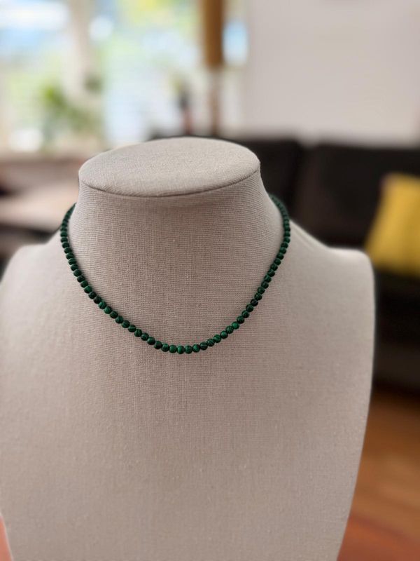 collier kort klein steentje groen