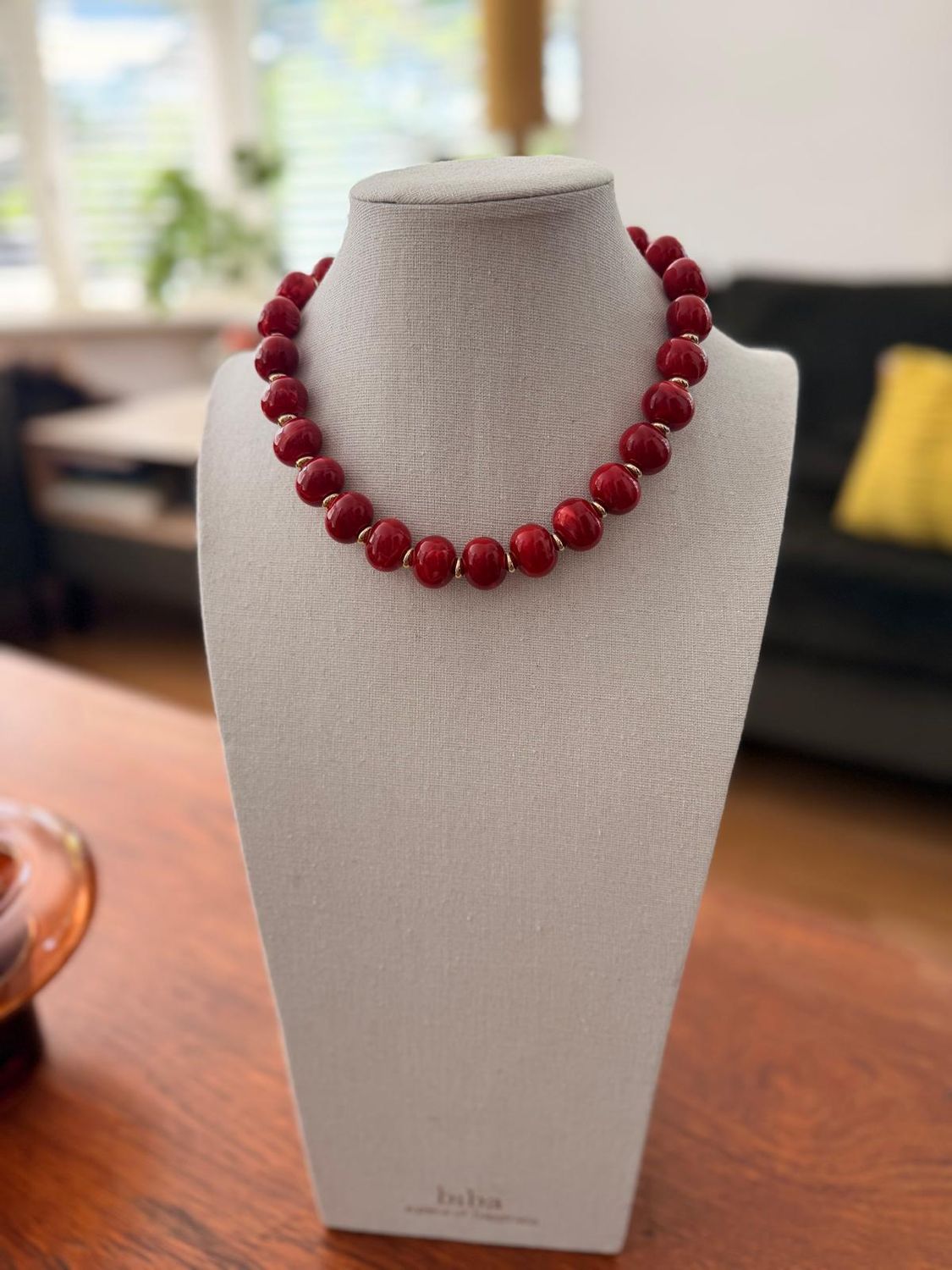 kort rood collier/16mm met klein goud ringetje