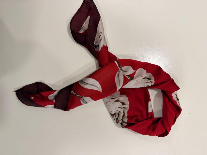 Bandana warm bordeaux met lichte roos