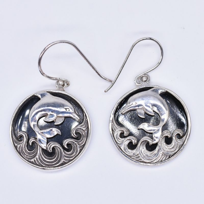 E04845 - Earrings GDS - Dolphin in Circle