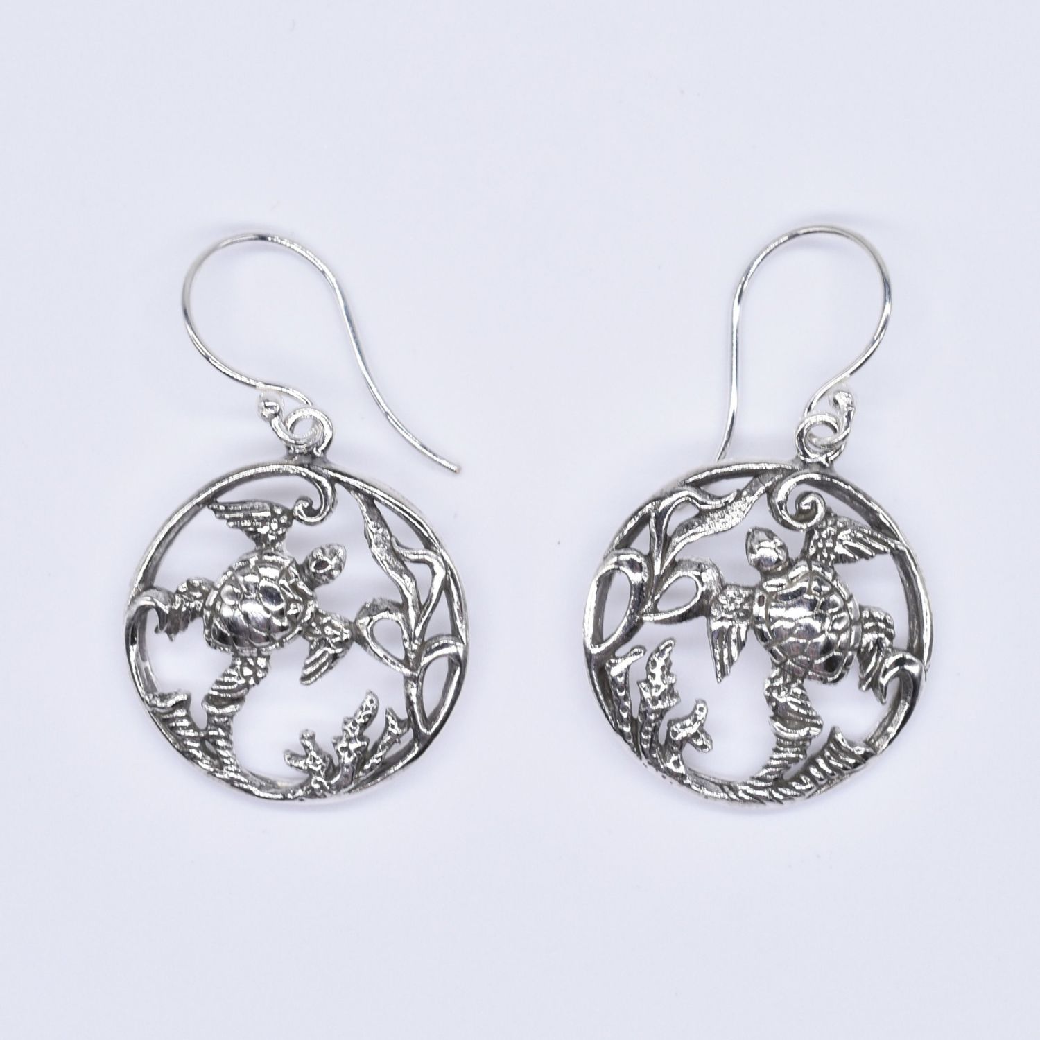 E03856 - Earrings GDS - Turtle &amp; Reef in Circle