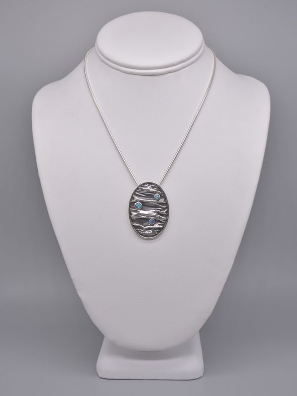 20209 - Pendant Oxidized Wrinkle Oval with Opal