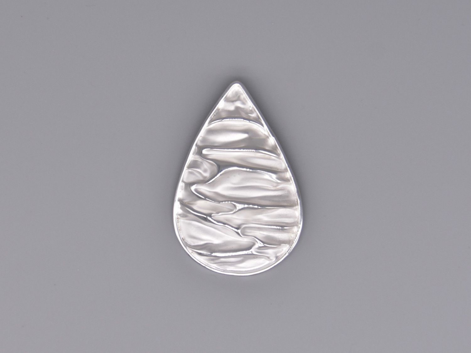 18665 - Pendant White Wrinkle Pear Shape