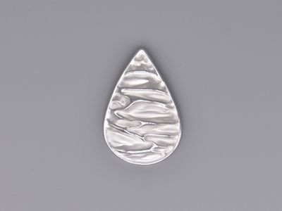 18665 - Pendant White Wrinkle Pear Shape