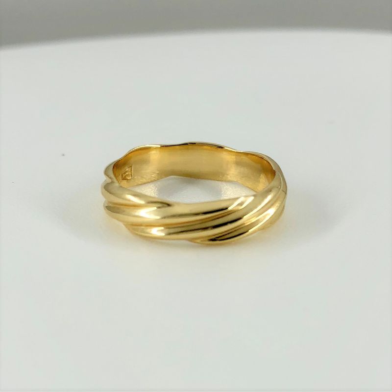 14K Y/G Band with Twisted Design, size 5.75, 4mm