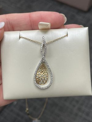 14K 2-tone Hammered Diamond Necklace, D: 0.62ct
