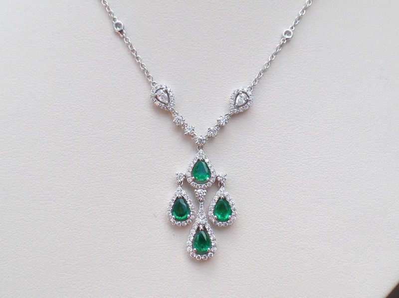 18K W/G Emerald &amp; Dia Fancy Necklace, E: 0.88ct, D: 1.36ct